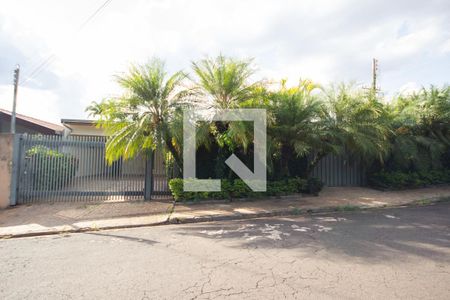 Casa para alugar com 704m², 3 quartos e 5 vagas Casa para alugar com 704m², 3 quartos e 5 vagasFachada