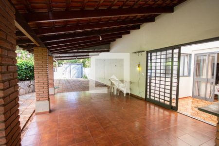 Casa para alugar com 704m², 3 quartos e 5 vagas Casa para alugar com 704m², 3 quartos e 5 vagasQuintal/Churrasqueira