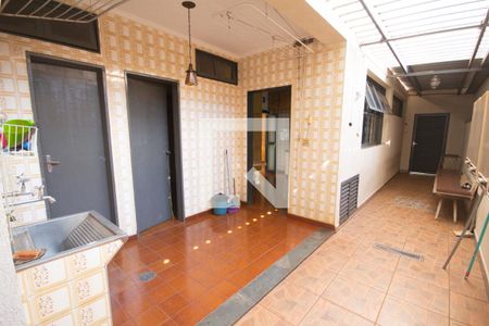 Casa para alugar com 704m², 3 quartos e 5 vagas Casa para alugar com 704m², 3 quartos e 5 vagasÁrea de Serviço