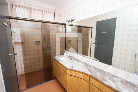 Casa para alugar com 704m², 3 quartos e 5 vagas Casa para alugar com 704m², 3 quartos e 5 vagasBanheiro da Suíte