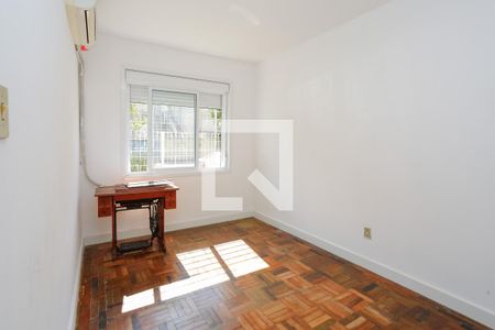 Quarto 1 de apartamento para alugar com 2 quartos, 66m² em Vila Ipiranga, Porto Alegre