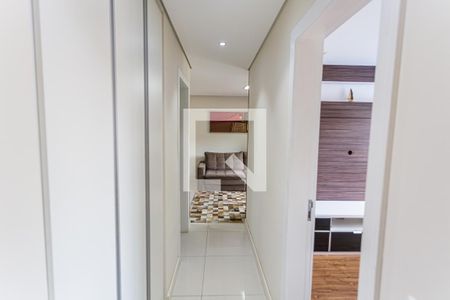 Corredor de apartamento para alugar com 3 quartos, 69m² em Pompéia, Belo Horizonte