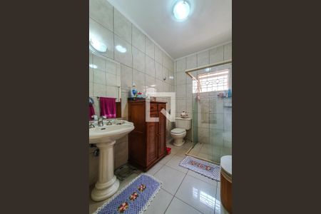 Casa à venda com 325m², 4 quartos e 6 vagasQuarto 2 suite banheiro