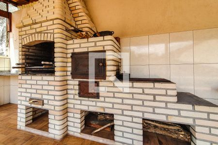 Casa à venda com 325m², 4 quartos e 6 vagasChurrasqueira