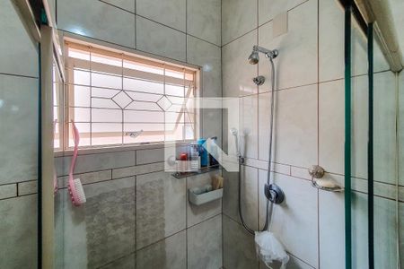 Casa à venda com 325m², 4 quartos e 6 vagasQuarto 2 suite banheiro