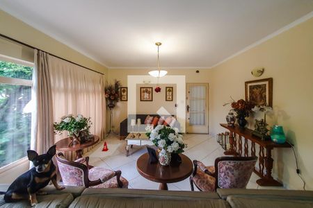 Casa à venda com 325m², 4 quartos e 6 vagassala