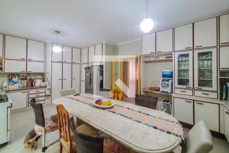 Casa à venda com 325m², 4 quartos e 6 vagascozinha