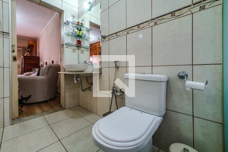 Casa à venda com 325m², 4 quartos e 6 vagasQuarto 1 suite banheiro