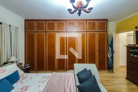 Casa à venda com 325m², 4 quartos e 6 vagasQuarto 2 suite