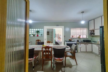 Casa à venda com 325m², 4 quartos e 6 vagascozinha