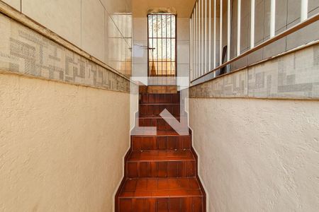 Casa à venda com 325m², 4 quartos e 6 vagasescada