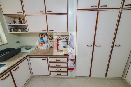 Casa à venda com 325m², 4 quartos e 6 vagascozinha