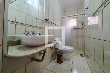 Casa à venda com 325m², 4 quartos e 6 vagasQuarto 1 suite banheiro