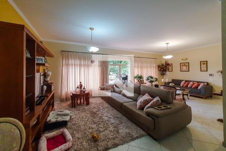 Casa à venda com 325m², 4 quartos e 6 vagassala