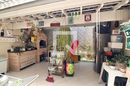 Casa à venda com 198m², 3 quartos e 4 vagasQuintal