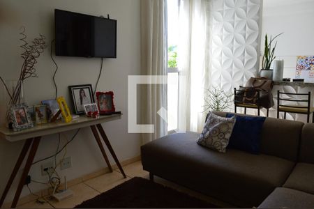 Sala de apartamento para alugar com 2 quartos, 43m² em Chacaras Reunidas Santa Terezinha, Contagem