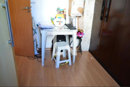 Quarto 2 de apartamento para alugar com 2 quartos, 43m² em Chacaras Reunidas Santa Terezinha, Contagem
