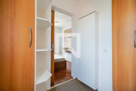 Apartamento à venda com 65m², 2 quartos e 2 vagas Apartamento à venda com 65m², 2 quartos e 2 vagasCloset do quarto 02Closet do quarto 02
