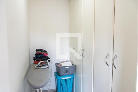 Apartamento à venda com 220m², 4 quartos e 3 vagas Apartamento à venda com 220m², 4 quartos e 3 vagasQuarto de serviço