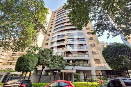 Apartamento à venda com 220m², 4 quartos e 3 vagas Apartamento à venda com 220m², 4 quartos e 3 vagasFachada