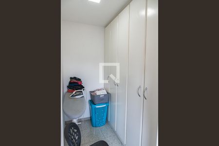 Apartamento à venda com 220m², 4 quartos e 3 vagas Apartamento à venda com 220m², 4 quartos e 3 vagasQuarto de serviço