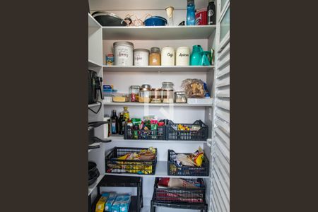 Apartamento à venda com 220m², 4 quartos e 3 vagas Apartamento à venda com 220m², 4 quartos e 3 vagasDespensa