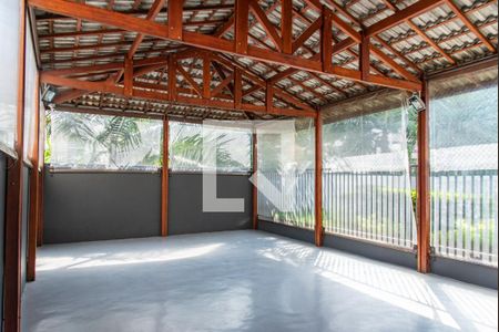 Apartamento à venda com 220m², 4 quartos e 3 vagas Apartamento à venda com 220m², 4 quartos e 3 vagasChurrasqueira