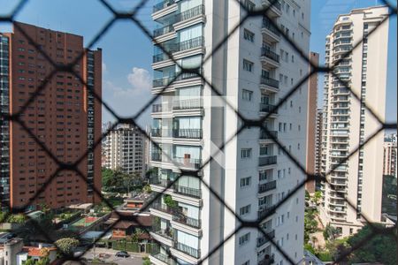 Apartamento à venda com 220m², 4 quartos e 3 vagas Apartamento à venda com 220m², 4 quartos e 3 vagasVista