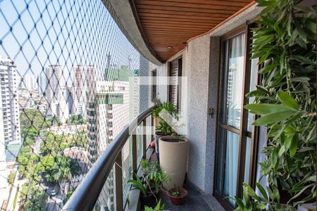 Varanda da sala de apartamento à venda com 4 quartos, 220m² em Jardim Vila Mariana, São Paulo