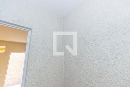 Banheiro de kitnet/studio para alugar com 1 quarto, 25m² em Cordovil, Rio de Janeiro