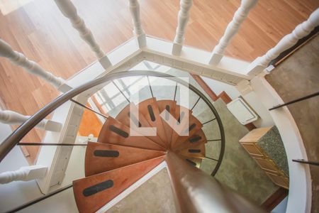 Apartamento à venda com 54m², 1 quarto e 1 vaga Apartamento à venda com 54m², 1 quarto e 1 vagaEscadas