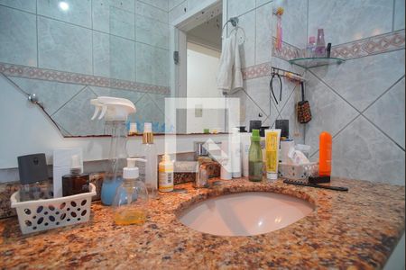 Casa à venda com 203m², 3 quartos e 2 vagas Casa à venda com 203m², 3 quartos e 2 vagasBanheiro da suíte