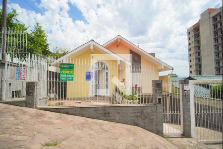 Casa à venda com 203m², 3 quartos e 2 vagas Casa à venda com 203m², 3 quartos e 2 vagasFachada