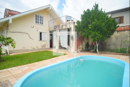 Casa à venda com 203m², 3 quartos e 2 vagas Casa à venda com 203m², 3 quartos e 2 vagasPiscina