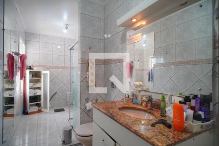 Casa à venda com 203m², 3 quartos e 2 vagas Casa à venda com 203m², 3 quartos e 2 vagasBanheiro da Suíte