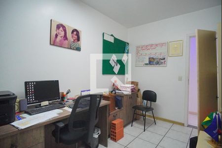 Casa à venda com 203m², 3 quartos e 2 vagas Casa à venda com 203m², 3 quartos e 2 vagasEscritório