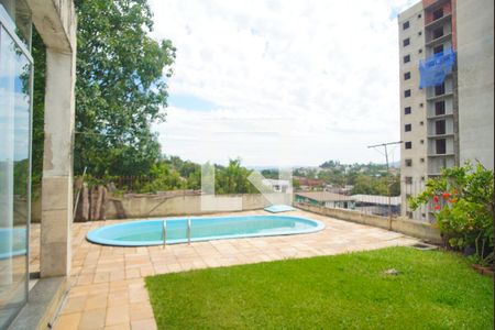 Casa à venda com 203m², 3 quartos e 2 vagas Casa à venda com 203m², 3 quartos e 2 vagasPiscina