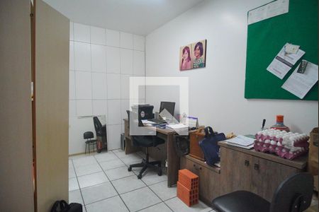 Casa à venda com 203m², 3 quartos e 2 vagas Casa à venda com 203m², 3 quartos e 2 vagasEscritório