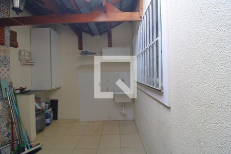 Casa à venda com 120m², 3 quartos e 2 vagasLavanderia