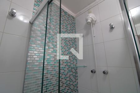 Chuveiro banheiro da suíte de casa à venda com 3 quartos, 120m² em Jardim Sabará, São Paulo