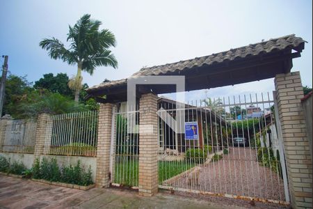 Casa à venda com 120m², 3 quartos e 4 vagas Casa à venda com 120m², 3 quartos e 4 vagasFachada