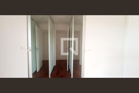 Apartamento para alugar com 190m², 3 quartos e 3 vagas Apartamento para alugar com 190m², 3 quartos e 3 vagasCloset da suíte 2