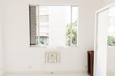 Quarto 1 de apartamento à venda com 3 quartos, 120m² em Copacabana, Rio de Janeiro