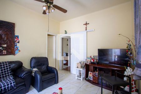Sala de casa de condomínio para alugar com 2 quartos, 83m² em Mangueira, São Gonçalo