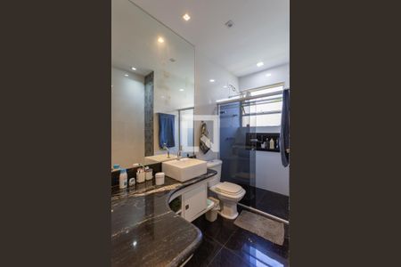 Apartamento à venda com 187m², 3 quartos e 1 vaga Apartamento à venda com 187m², 3 quartos e 1 vagaBanheiro