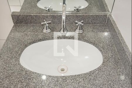 Apartamento à venda com 130m², 2 quartos e 2 vagasBanheiro da Suíte