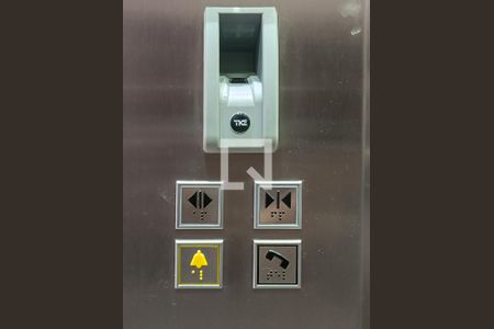 Sala - Acesso por biometria do elevador de apartamento à venda com 4 quartos, 167m² em Vila Romana, São Paulo