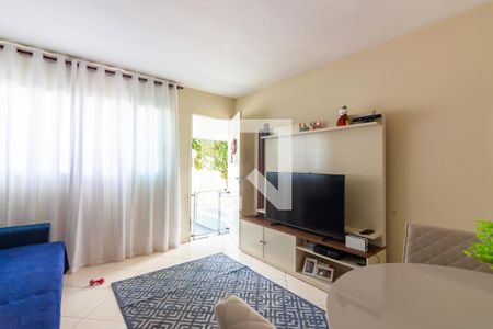 Sala  de casa de condomínio à venda com 2 quartos, 60m² em Santa Maria, Osasco