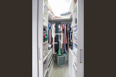 Apartamento à venda com 202m², 3 quartos e 3 vagasCloset da suíte