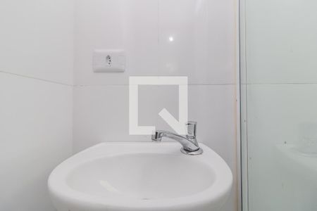 Banheiro  de casa para alugar com 1 quarto, 22m² em Vila Paulistania, São Paulo
